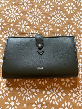 NWOT COLAB Olive Green Leather Wallet